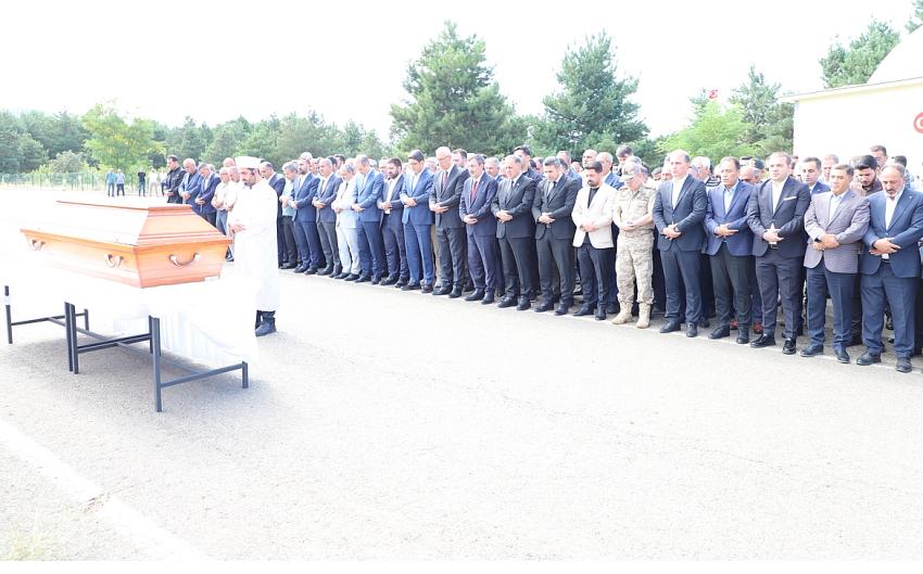 Cumhurbaşkanı Yardımcısı Yılmaz’ın Yeğeni Son Yolculuğuna Uğurlandı