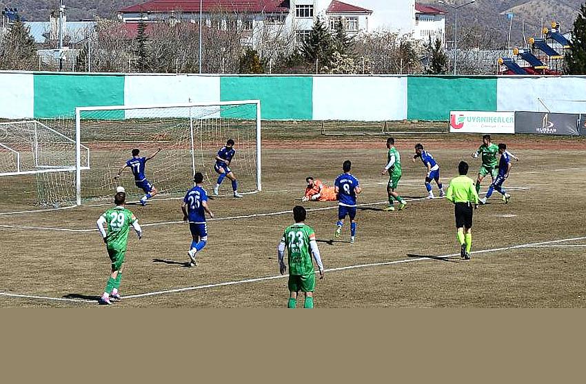 12Bingölspor, Evinde Farklı Kazandı Zirveye Tutundu