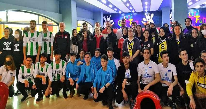 BİNGÖL TAKIMI BOWLİNG’DE BÖLGE BİRİNCİSİ OLDU