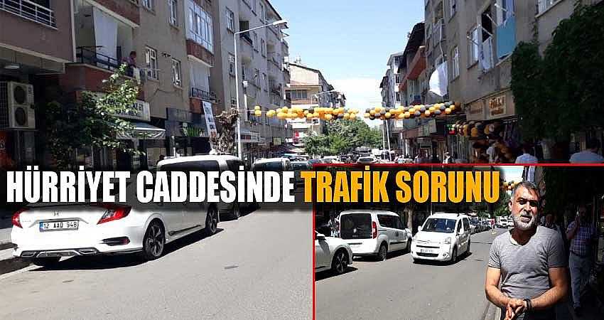 HÜRRİYET CADDESİNDE TRAFİK SORUNU