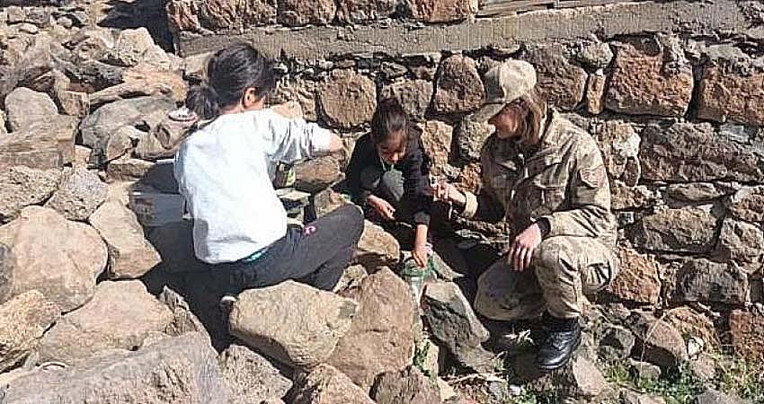 Jandarma ekipleri çocuklarla buluştu