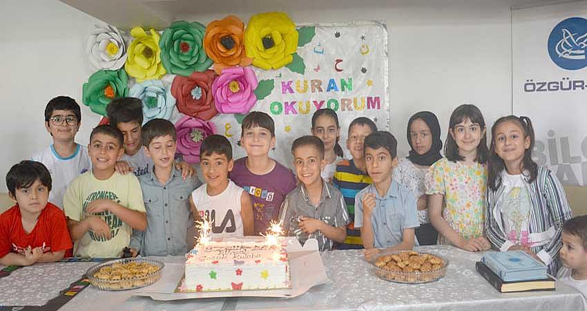 ÖĞRENCİLERE KUR’AN-I KERİM ÖĞRENİYOR