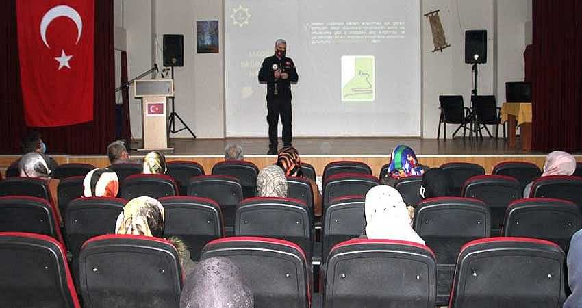 ANNELERE UYUŞTURUCU SEMİNERİ VERİLDİ