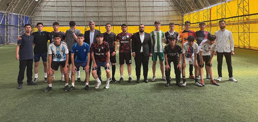 AK Gençlik'ten Halı Saha Turnuvası